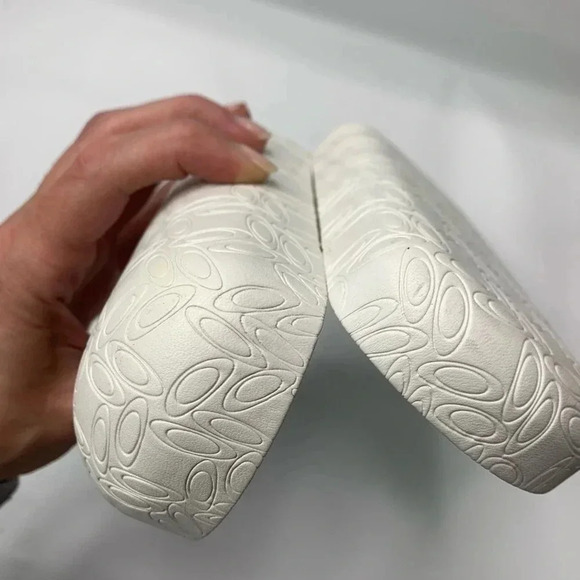 Oakley white Sunglass case - Picture 4 of 5